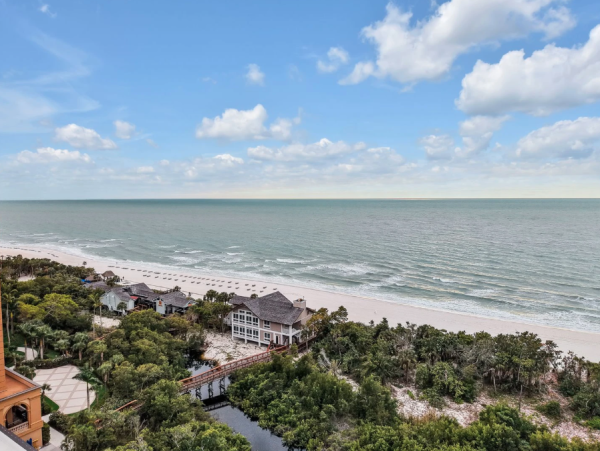 Spacious 3-Bedroom Condo in Naples - Renovated Resort-Style Amenities